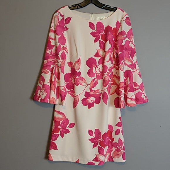 Eliza J Dresses & Skirts - EUC Eliza J White Pink Floral Shift Dress